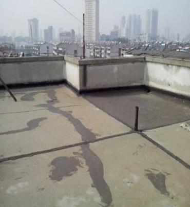 务川仡漏水维修 楼顶漏水是什么原因，楼顶漏水维修方法是什么?